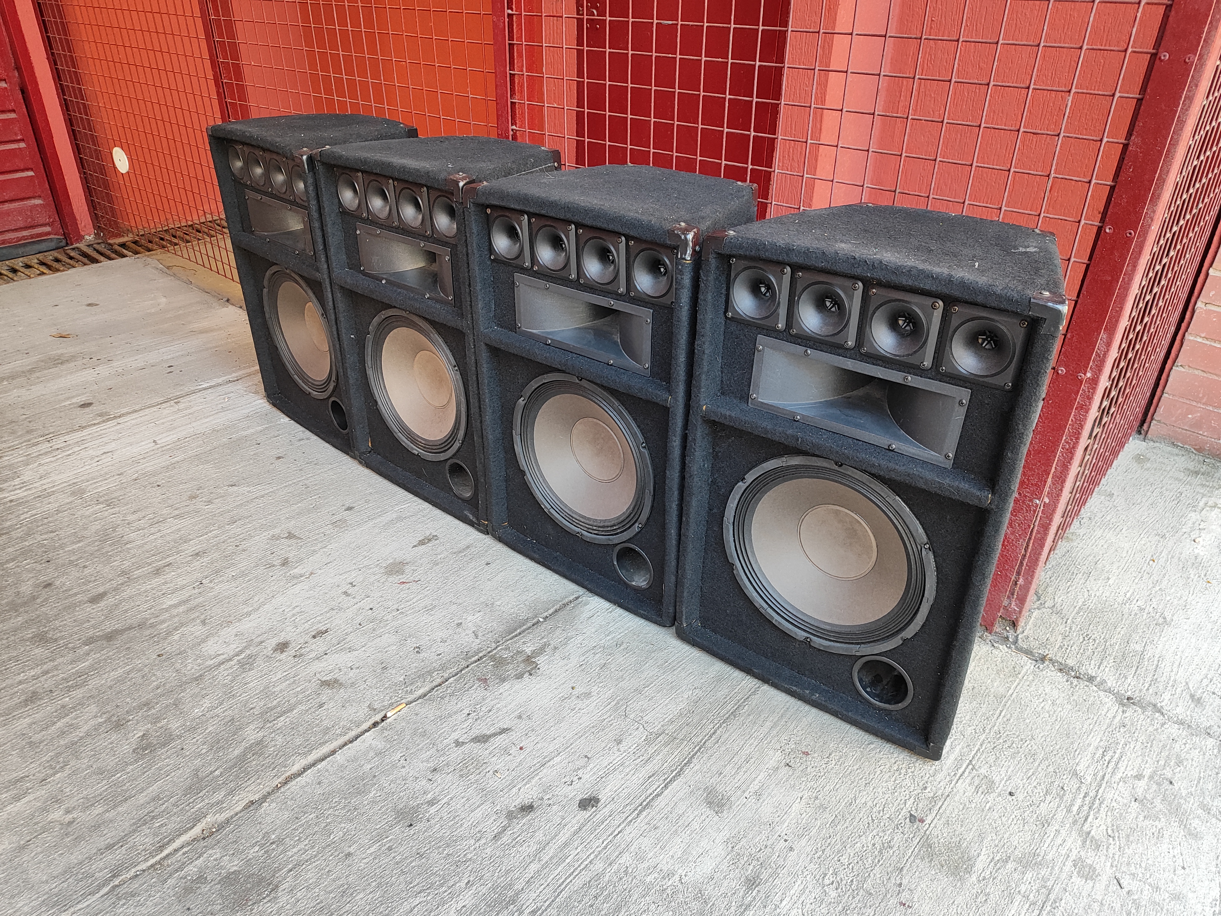 altavoz escenario profesional negro 4u. 65x42x30